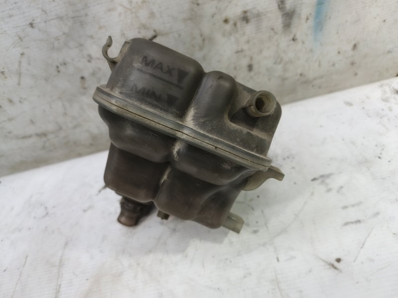 Бачок расширительный Audi A6 2012