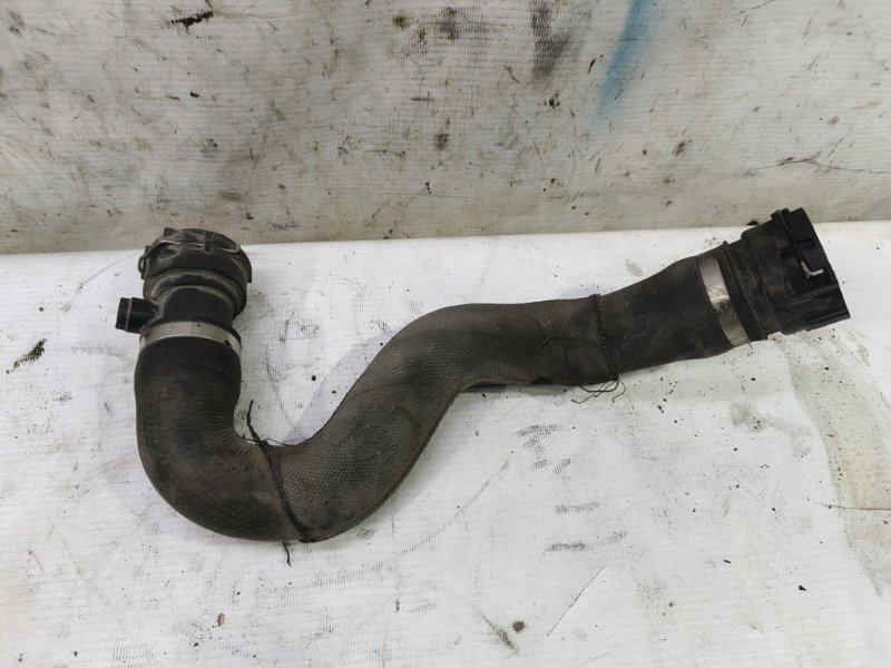 Патрубок радиатора Audi A6 2012