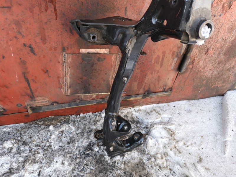 Балка Audi A6 2012