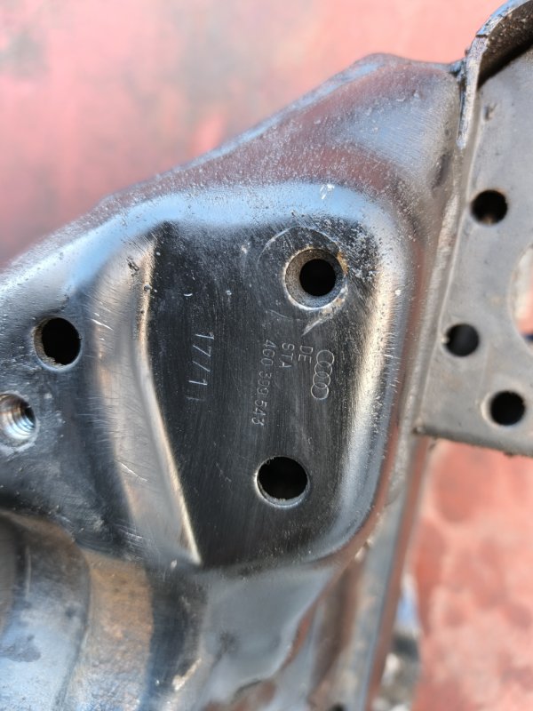 Балка Audi A6 2012