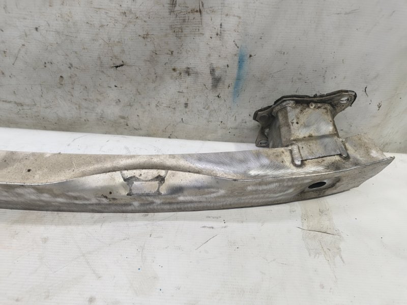 Усилитель бампера Audi A6 2012