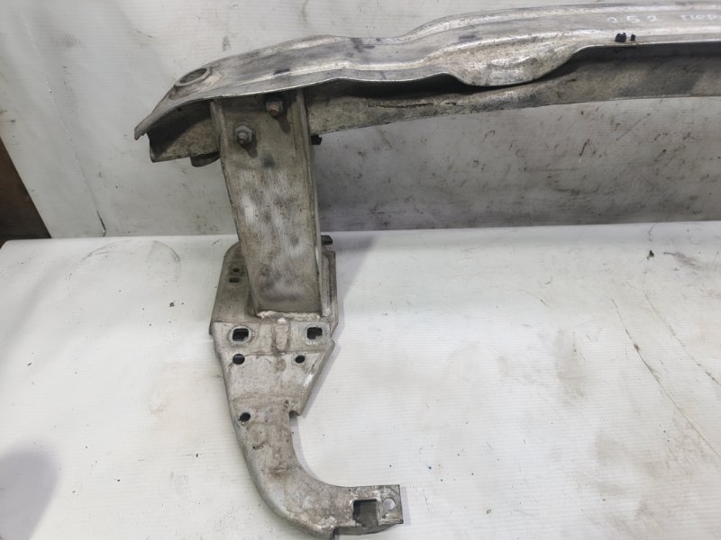 Усилитель бампера Audi A6 2012