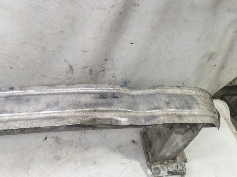 Усилитель бампера Audi A6 2012