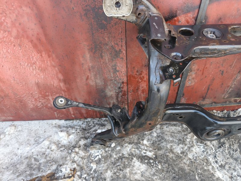 Балка Audi A6 2012