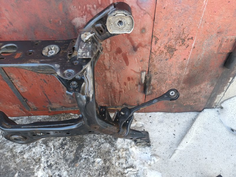 Балка Audi A6 2012