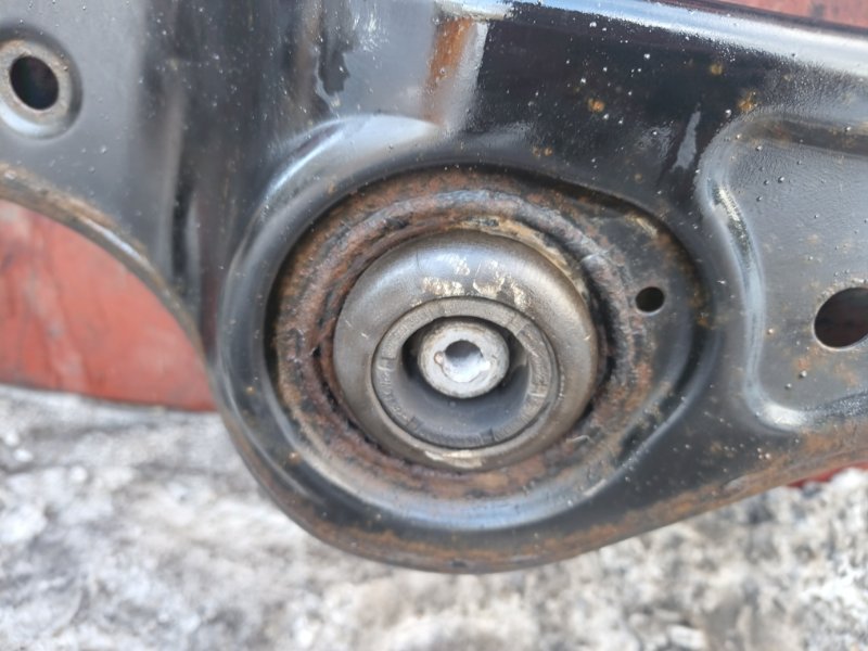 Балка Audi A6 2012