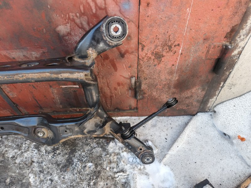 Балка Audi A6 2012