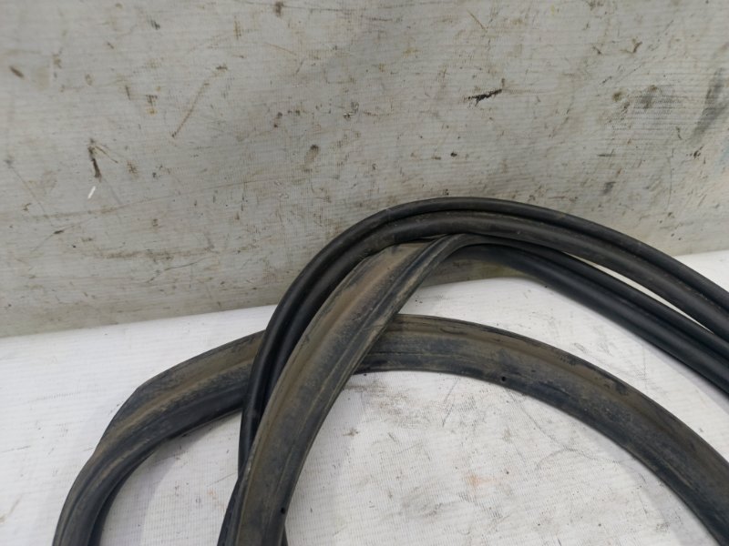 Уплотнитель багажника Audi A6 2012