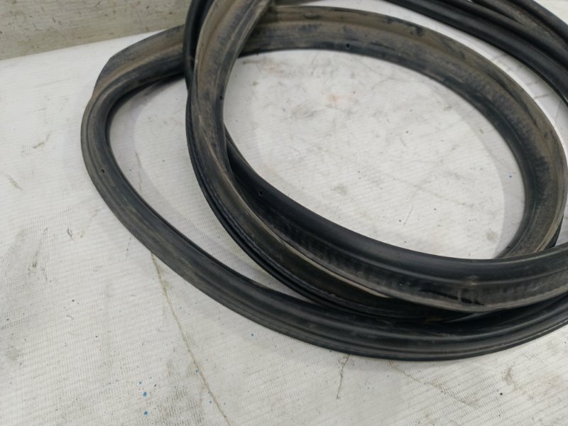 Уплотнитель багажника Audi A6 2012