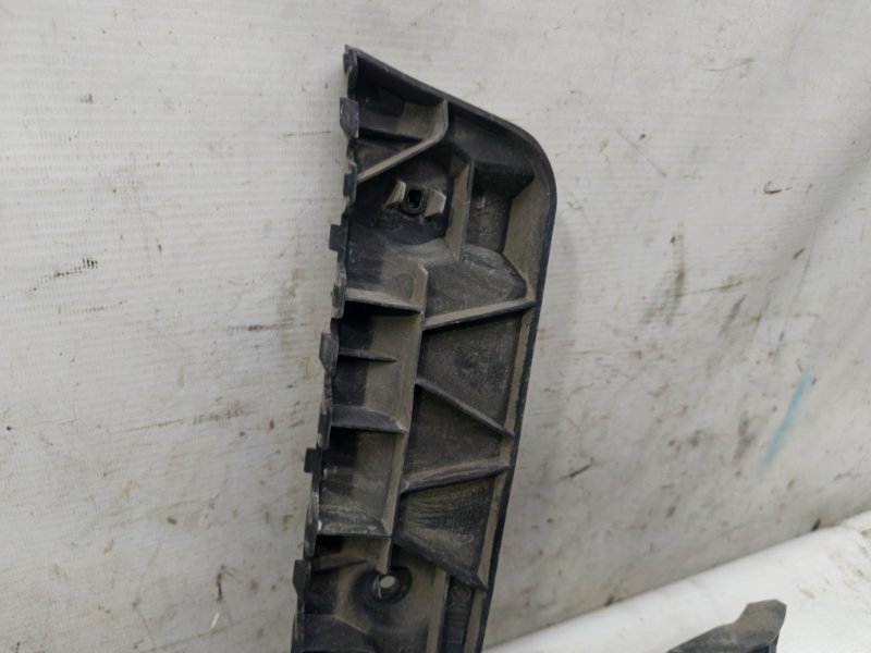 Кронштейн бампера Audi A6 2012