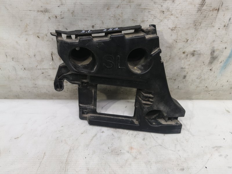 Кронштейн бампера Audi A6 2012