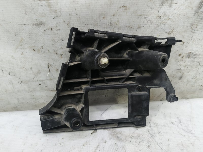 Кронштейн бампера Audi A6 2012