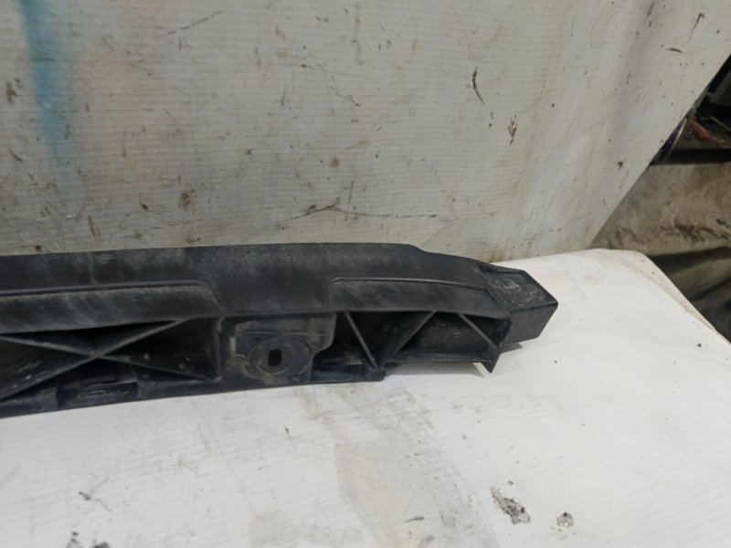 Кронштейн бампера Audi A6 2012