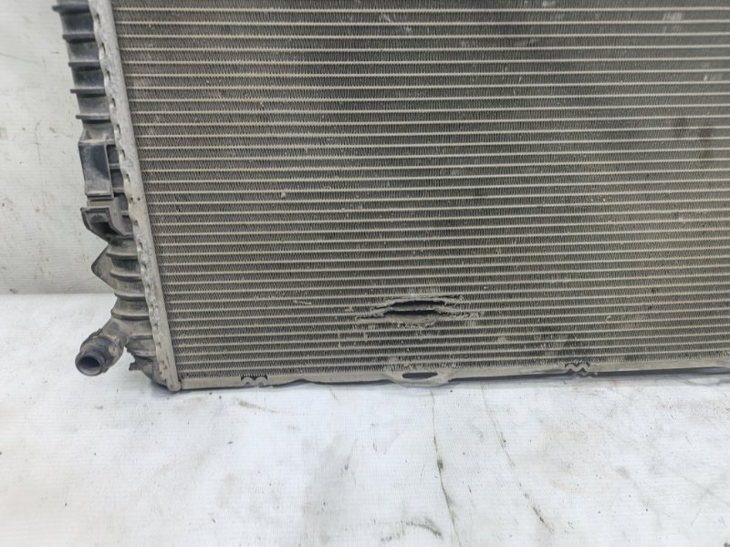 Радиатор основной Audi A6 2012