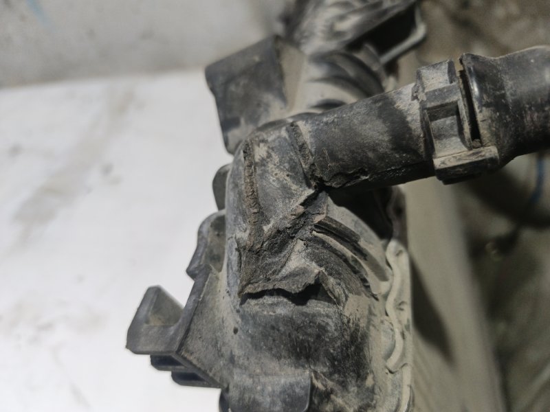 Радиатор основной Audi A6 2012