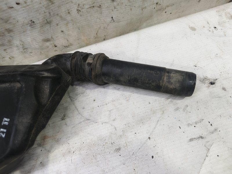 Горловина бачка омывателя Audi A6 2012