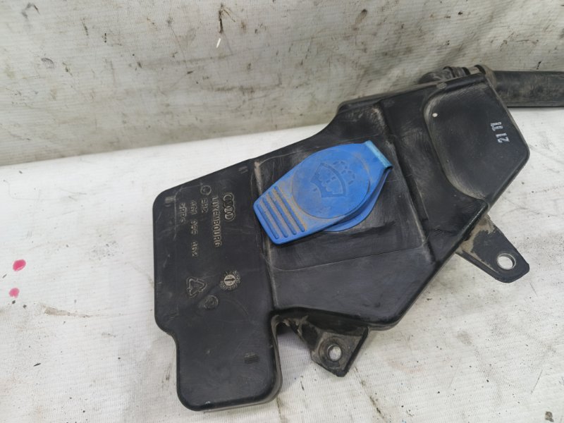 Горловина бачка омывателя Audi A6 2012