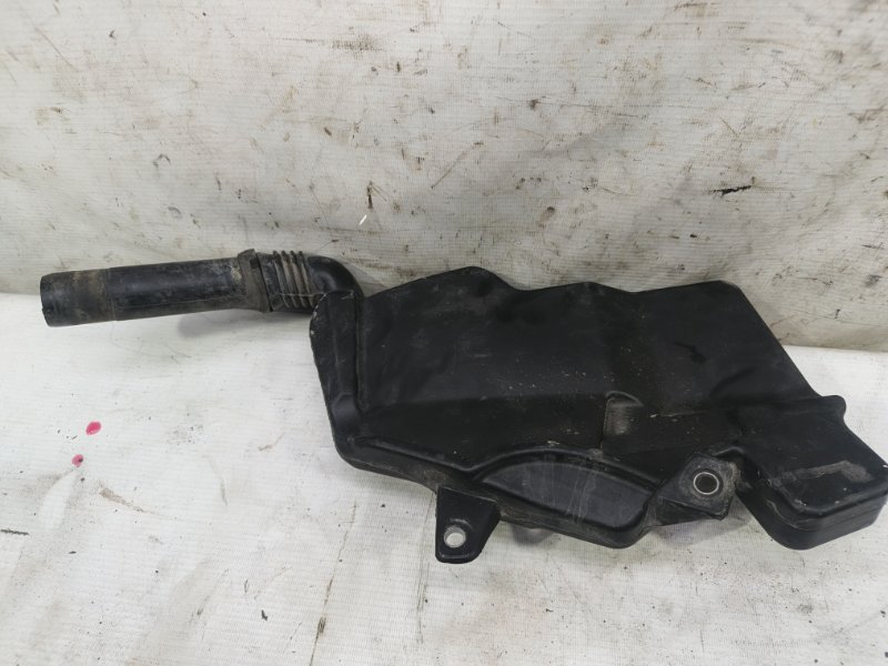 Горловина бачка омывателя Audi A6 2012