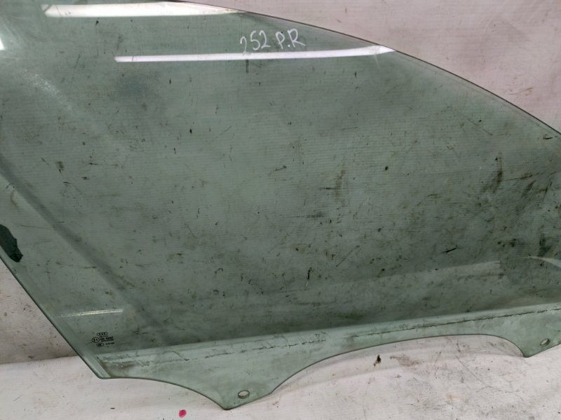 Стекло двери Audi A6 2012