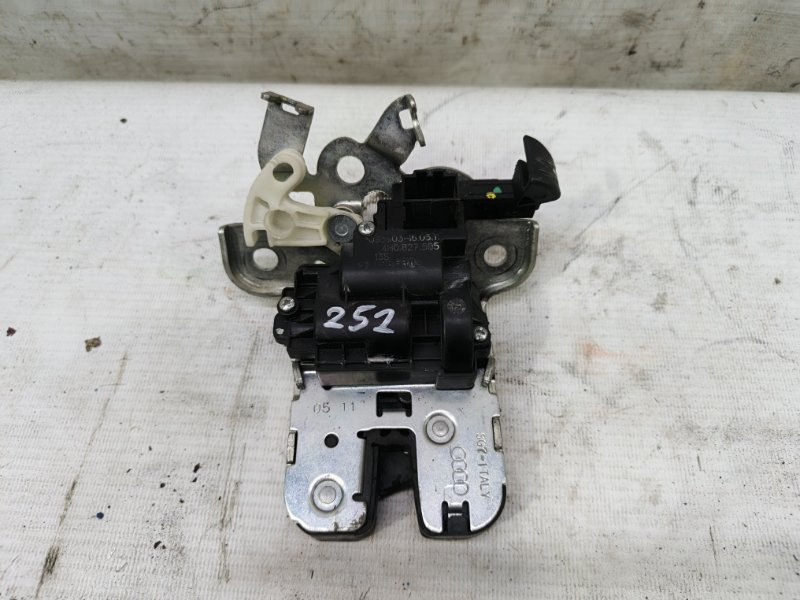 Замок багажника Audi A6 2012