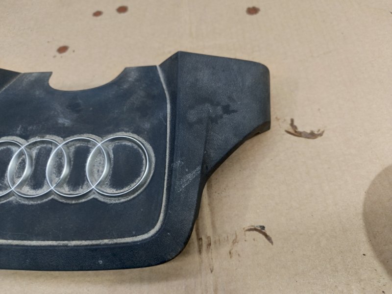 Крышка двигателя Audi A6 2012