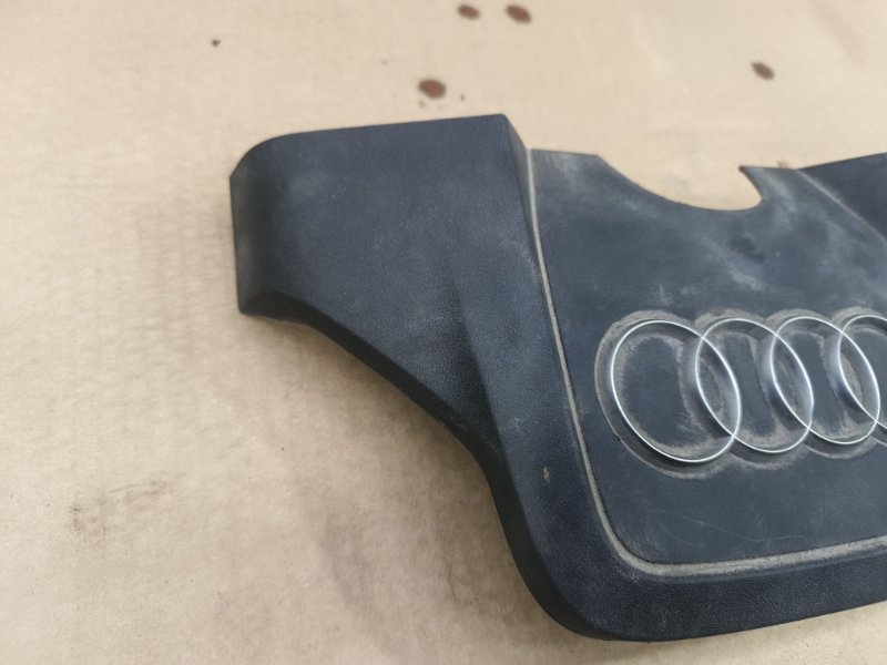 Крышка двигателя Audi A6 2012