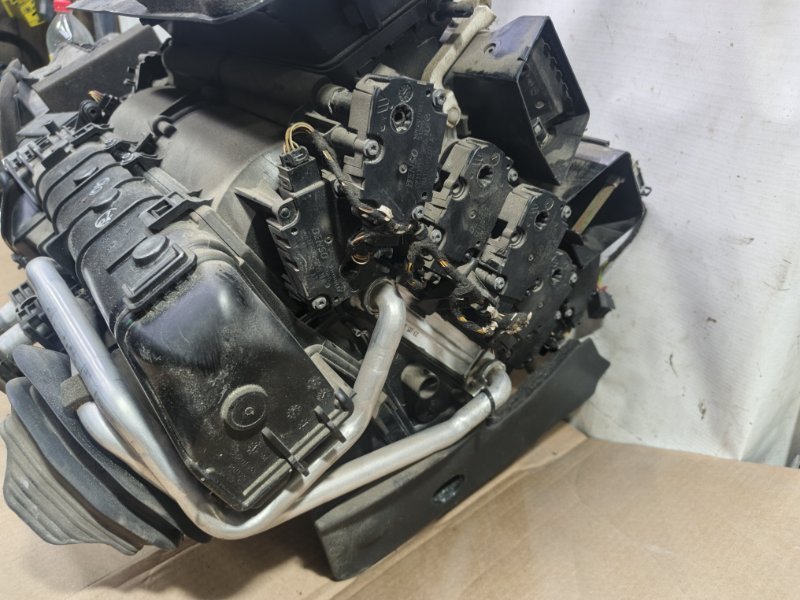Корпус отопителя Audi A6 2012