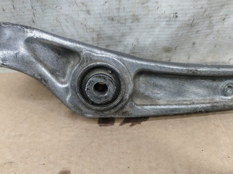 Рычаг Audi A6 2012