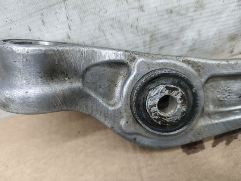 Рычаг Audi A6 2012