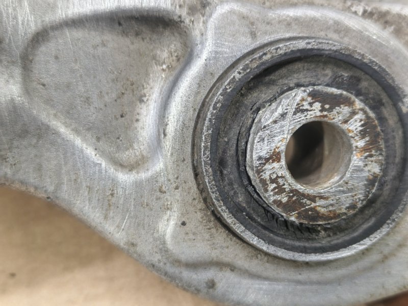 Рычаг Audi A6 2012