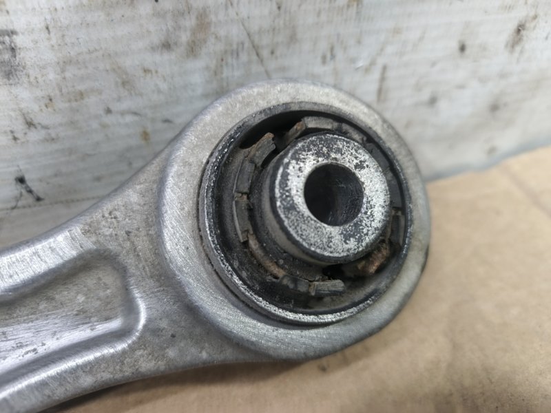 Рычаг Audi A6 2012