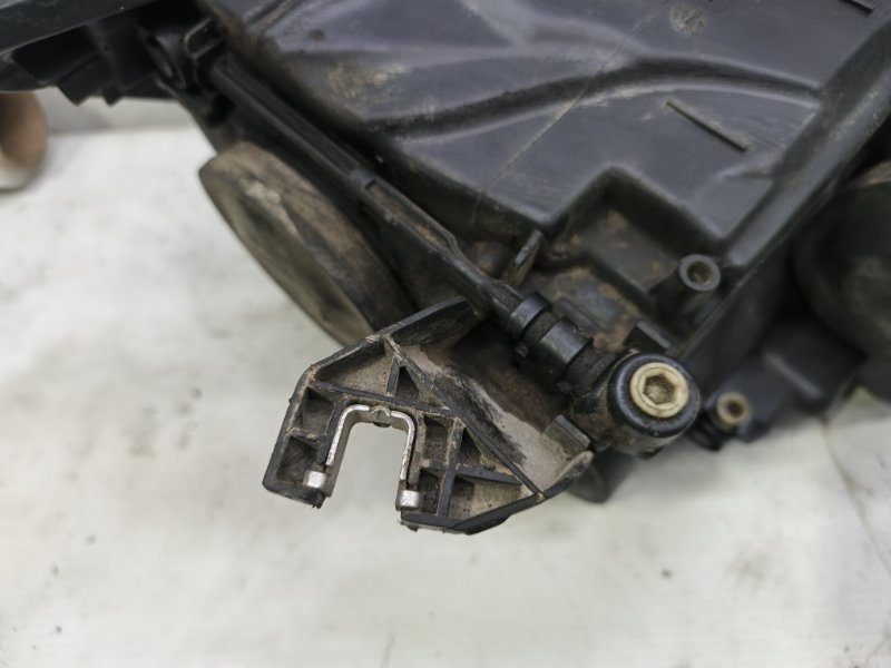 Фара Audi A6 2012