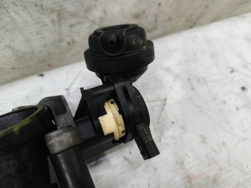 Впускной коллектор Audi A6 2012