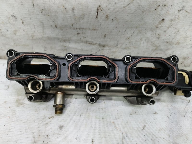 Впускной коллектор Audi A6 2012