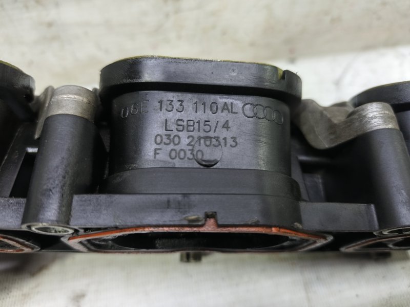 Впускной коллектор Audi A6 2012