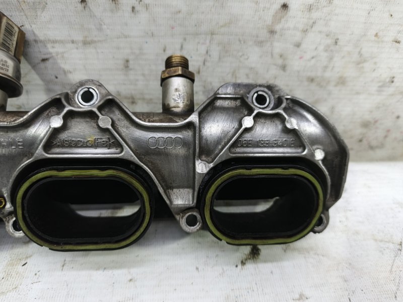 Впускной коллектор Audi A6 2012