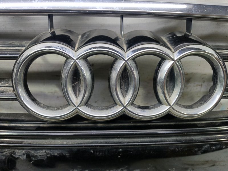 Решетка радиатора Audi A6 2012