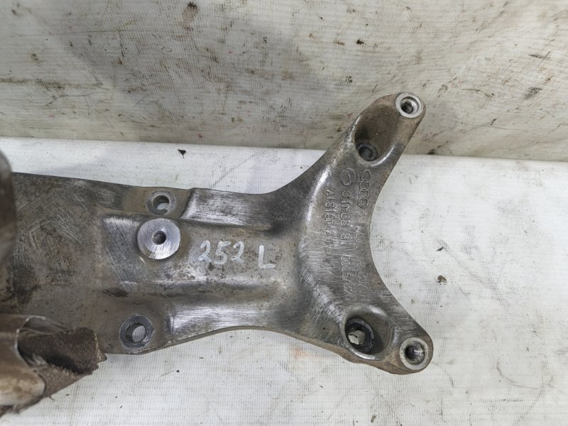 Подушка двигателя Audi A6 2012