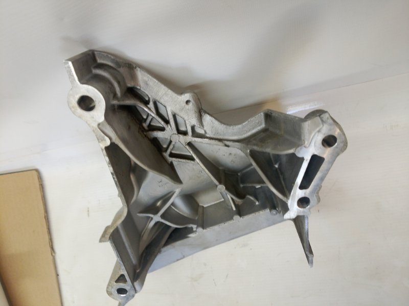 Кронштейн опоры двигателя Volkswagen Polo 2017