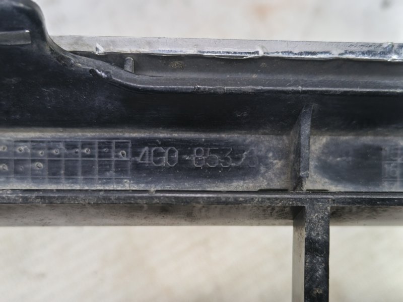 Решетка радиатора Audi A6 2012