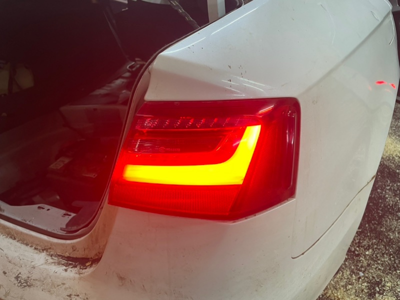Фонарь Audi A6 2012