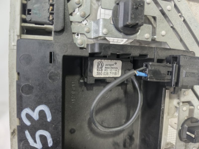 Плафон салона Volkswagen Polo 2020