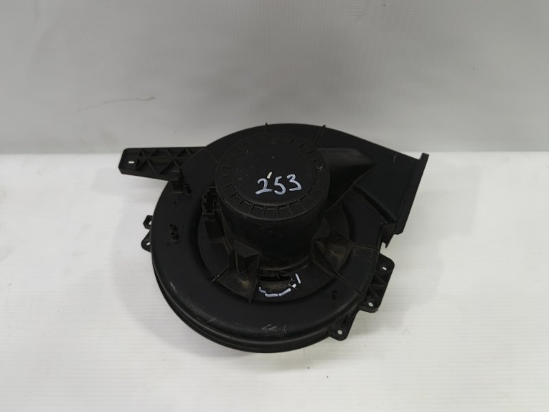 Моторчик печки Volkswagen Polo 2020