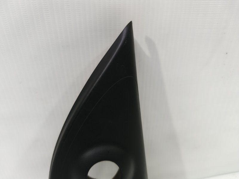 Уголок двери (внутренний) Volkswagen Polo 2020