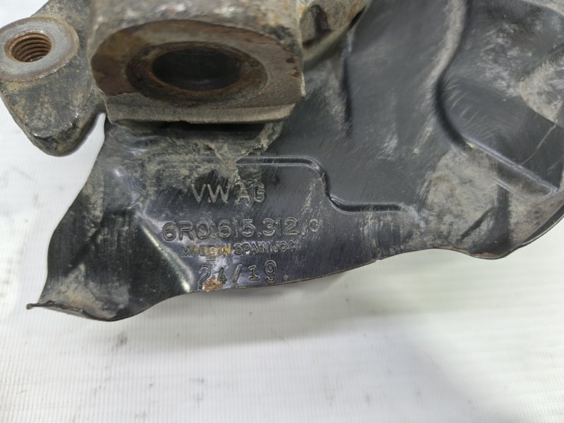 Кулак поворотный Volkswagen Polo 2020