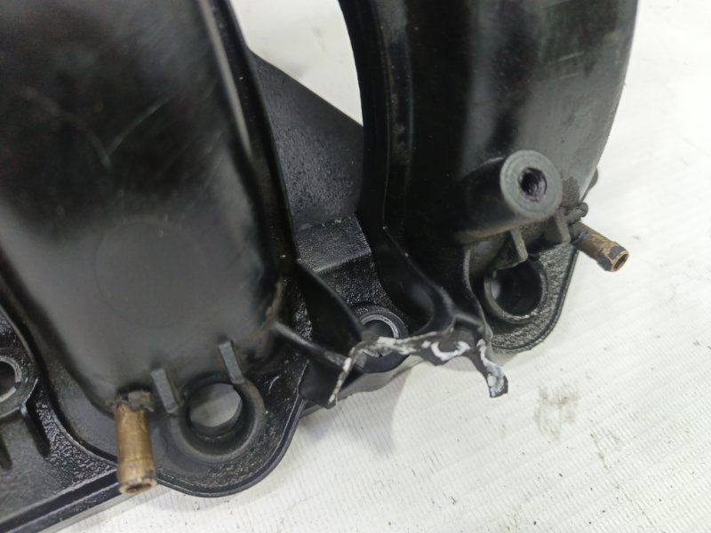 Впускной коллектор Volkswagen Polo 2020