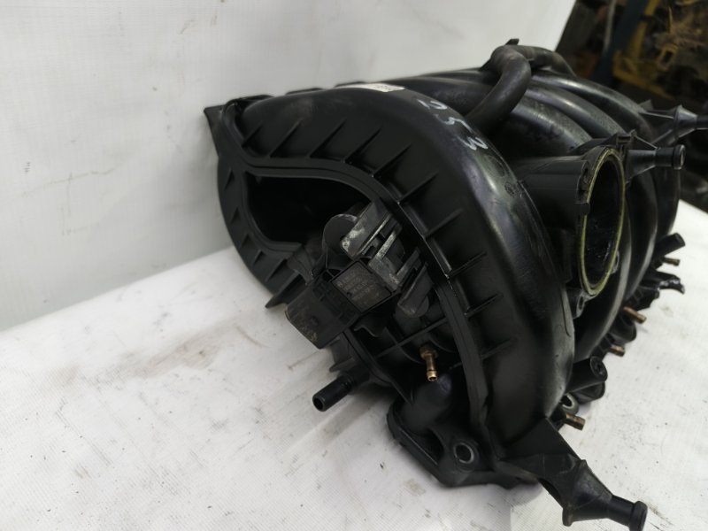 Впускной коллектор Volkswagen Polo 2020