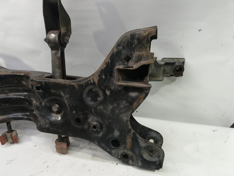 Балка Volkswagen Polo 2020