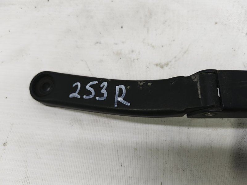 Поводок стеклоочистителя Volkswagen Polo 2020