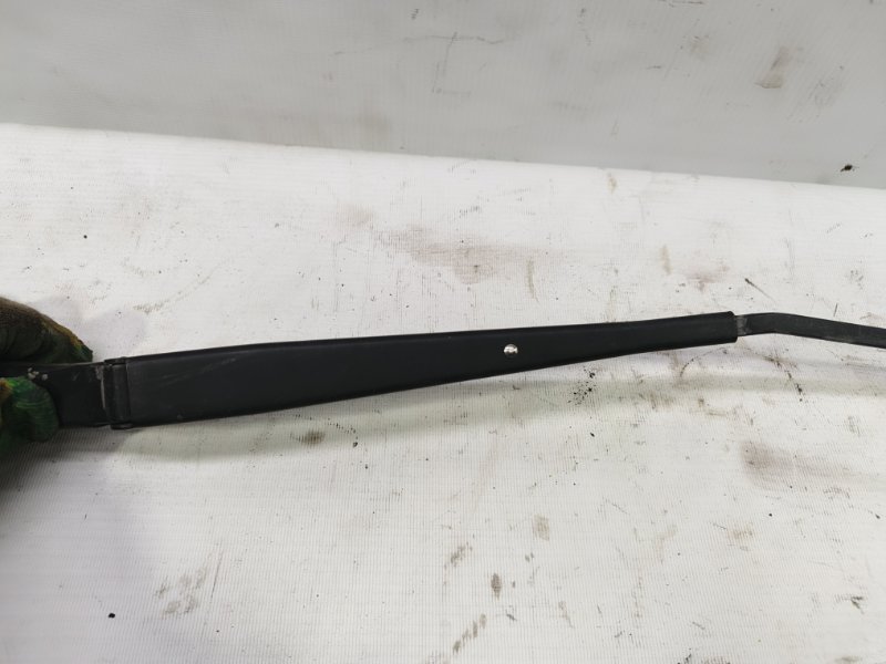 Поводок стеклоочистителя Volkswagen Polo 2020